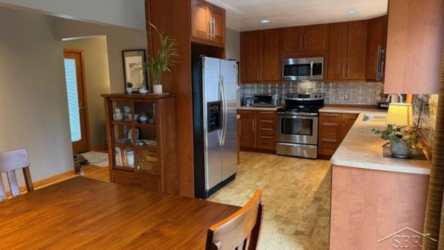 701 Airfield Lane, Midland, MI 48642