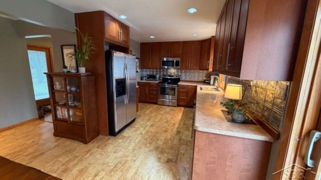 701 Airfield Lane, Midland, MI 48642