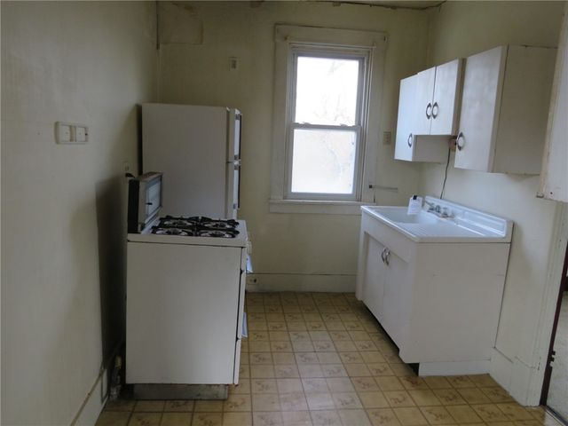 407 Linnview Ave, Carrick, PA 15210