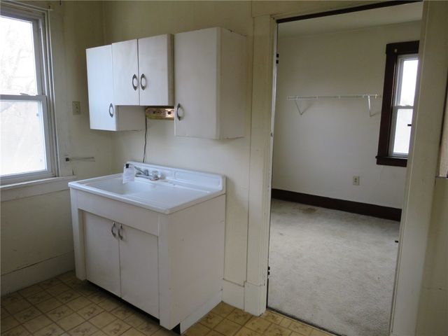 407 Linnview Ave, Carrick, PA 15210