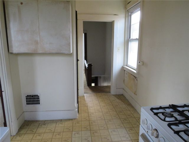 407 Linnview Ave, Carrick, PA 15210