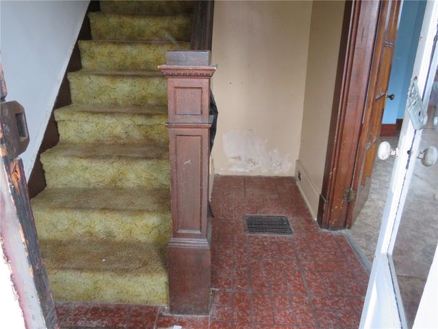 407 Linnview Ave, Carrick, PA 15210