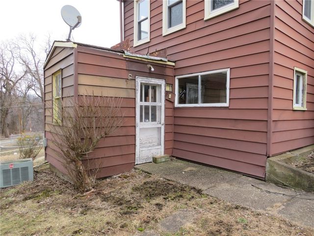 407 Linnview Ave, Carrick, PA 15210