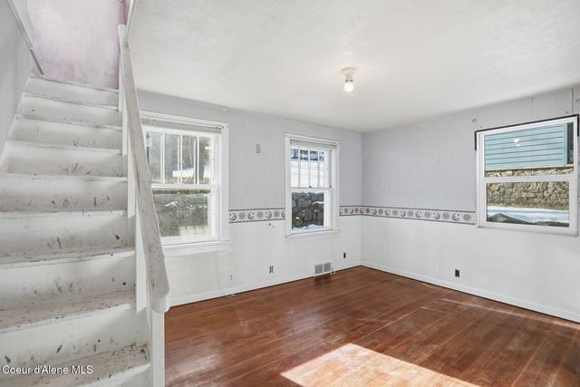 1020 Mill St, Wardner, ID 83837