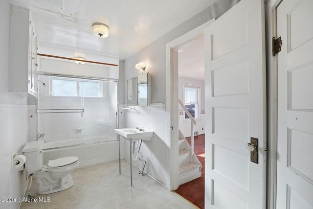 1020 Mill St, Wardner, ID 83837