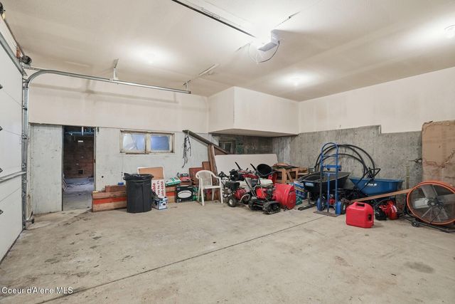 1020 Mill St, Wardner, ID 83837