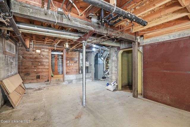 1020 Mill St, Wardner, ID 83837