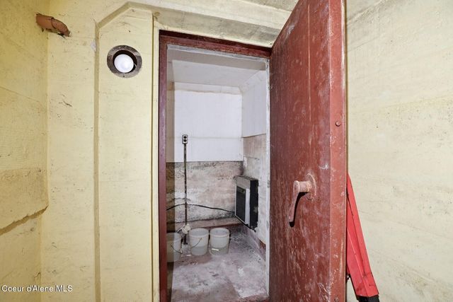 1020 Mill St, Wardner, ID 83837