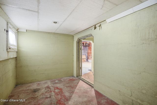 1020 Mill St, Wardner, ID 83837