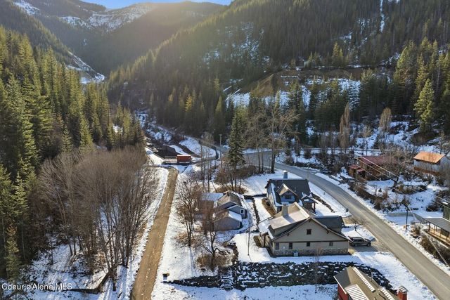 1020 Mill St, Wardner, ID 83837