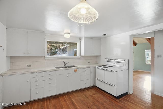 1020 Mill St, Wardner, ID 83837