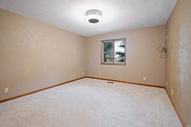 36 TIMBERLY Drive, Greentown, IN 46936