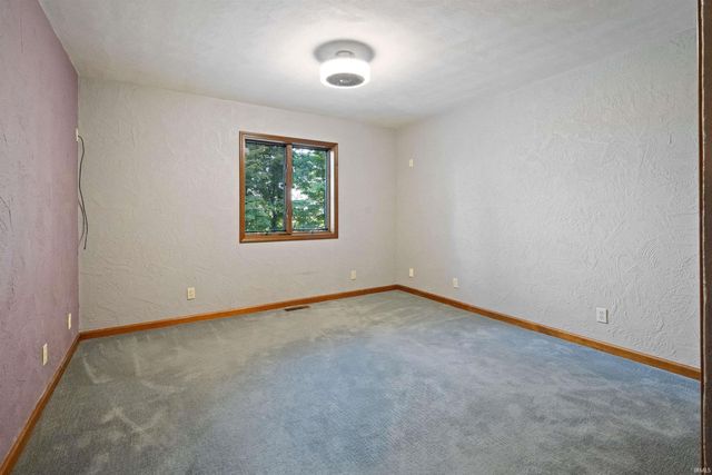 36 TIMBERLY Drive, Greentown, IN 46936