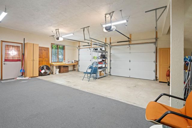 36 TIMBERLY Drive, Greentown, IN 46936