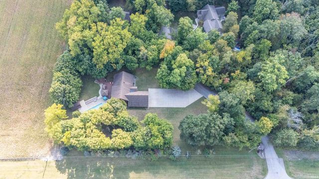 36 TIMBERLY Drive, Greentown, IN 46936