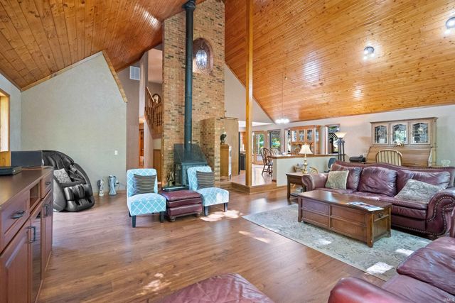 36 TIMBERLY Drive, Greentown, IN 46936