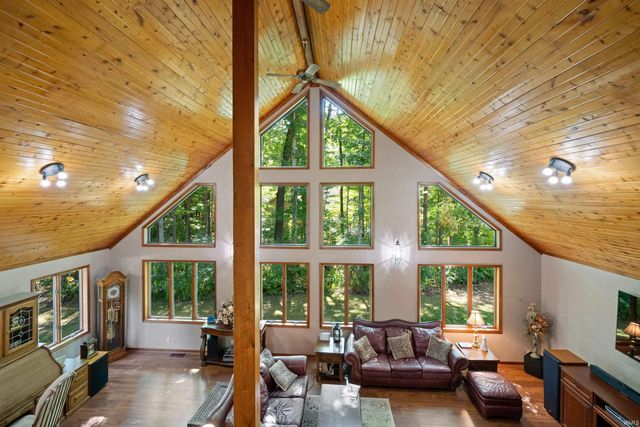 36 TIMBERLY Drive, Greentown, IN 46936