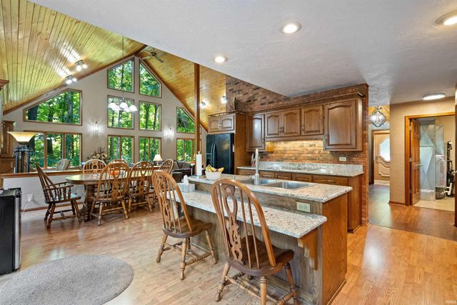 36 TIMBERLY Drive, Greentown, IN 46936