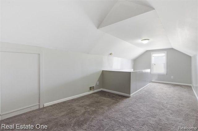 5747 Kingsbury Street, Dearborn Heights, MI 48127