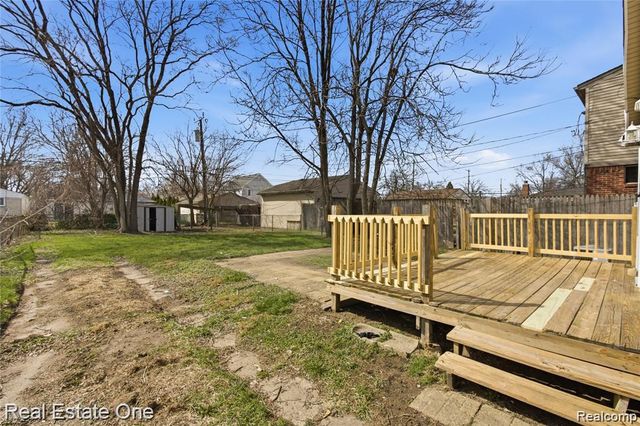 5747 Kingsbury Street, Dearborn Heights, MI 48127