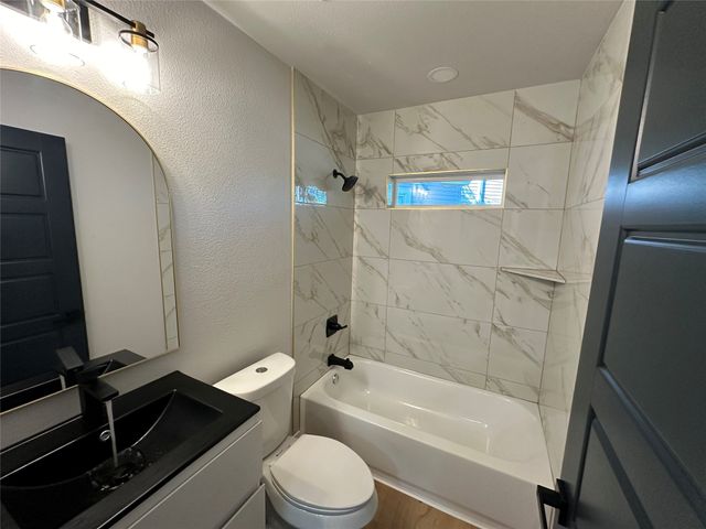 149 Parkwood Avenue, Arlington, TX 76013