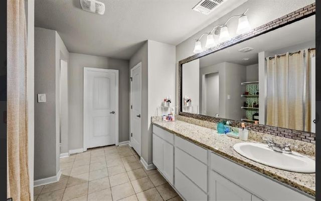8123 Kinslee Lane, Iowa, LA 70647