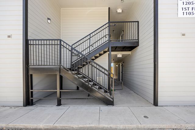 138 Ware Blvd Unit 1203, San Antonio, TX 78221