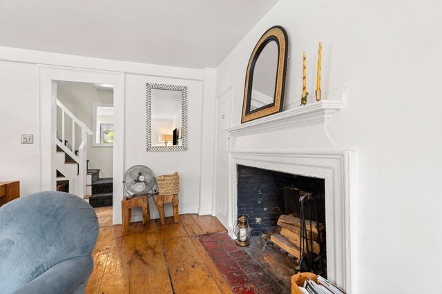 16 Warren St 16, Newburyport, MA 01950