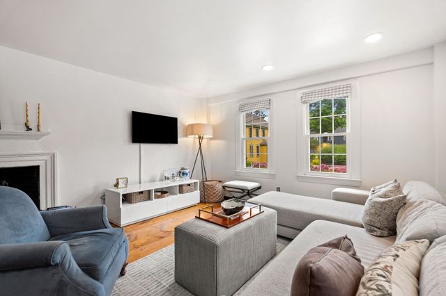16 Warren St 16, Newburyport, MA 01950
