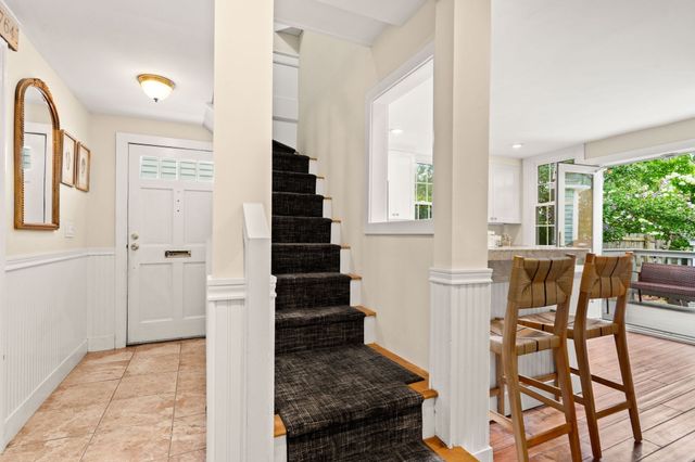 16 Warren St 16, Newburyport, MA 01950