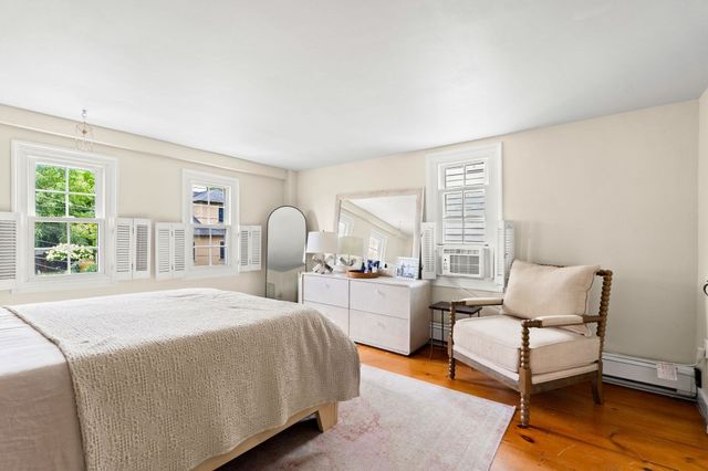 16 Warren St 16, Newburyport, MA 01950