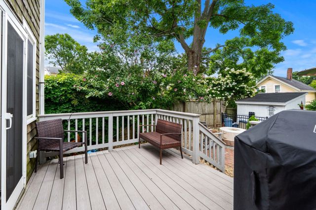 16 Warren St 16, Newburyport, MA 01950