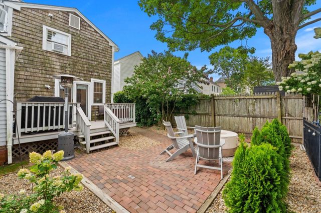 16 Warren St 16, Newburyport, MA 01950