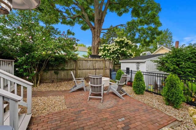 16 Warren St 16, Newburyport, MA 01950