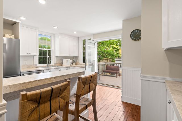 16 Warren St 16, Newburyport, MA 01950