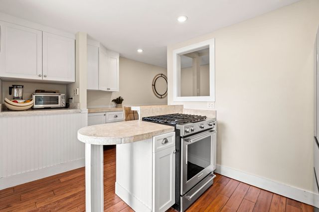 16 Warren St 16, Newburyport, MA 01950