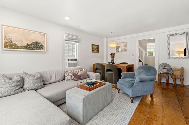 16 Warren St 16, Newburyport, MA 01950