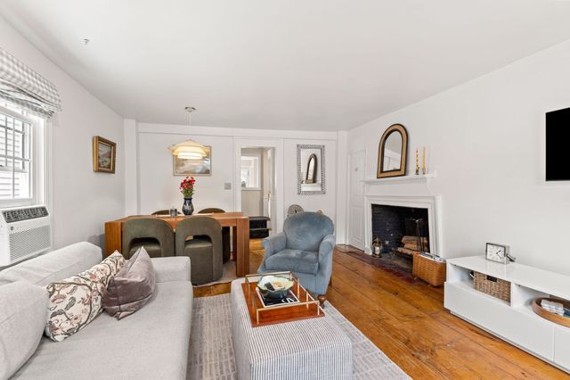 16 Warren St 16, Newburyport, MA 01950