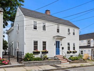 16 Warren St 16, Newburyport, MA 01950