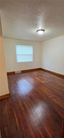156 Oakland Ave, Uniontown, PA 15401