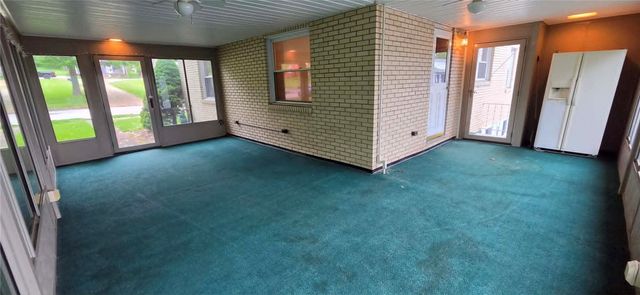 156 Oakland Ave, Uniontown, PA 15401