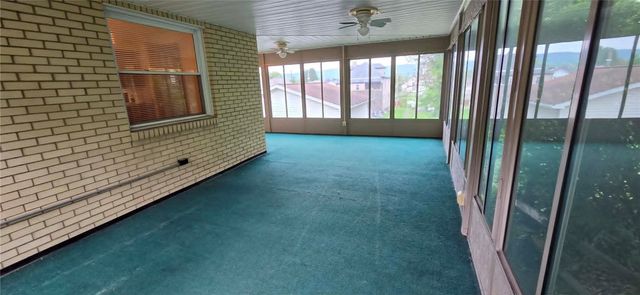 156 Oakland Ave, Uniontown, PA 15401
