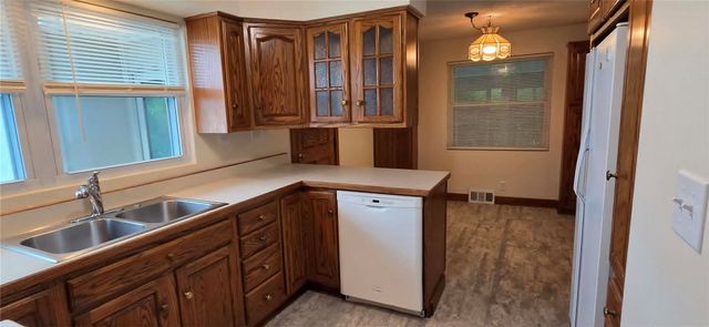 156 Oakland Ave, Uniontown, PA 15401