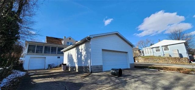 156 Oakland Ave, Uniontown, PA 15401