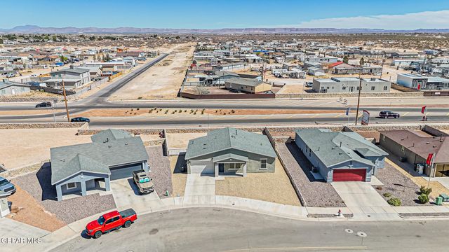 948 Orangetip Drive, Horizon City, TX 79928