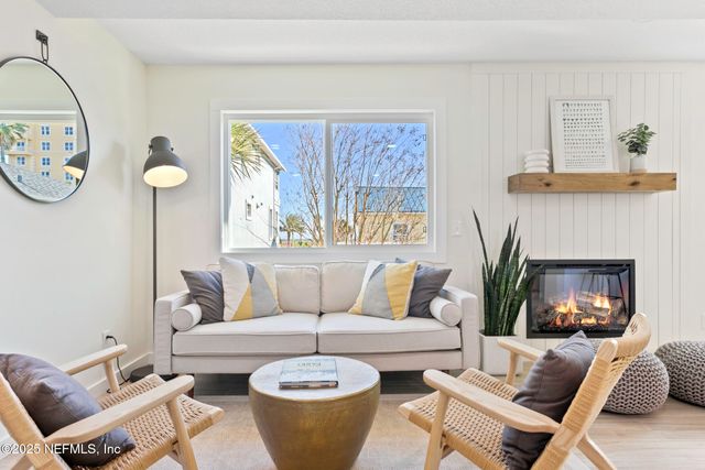 115 15TH Avenue S B, Jacksonville Beach, FL 32250