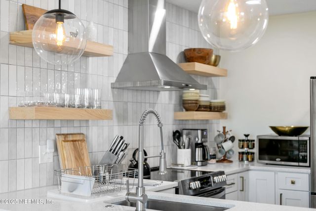 115 15TH Avenue S B, Jacksonville Beach, FL 32250