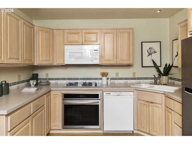 1941 Sw MARKET STREET Dr, Portland, OR 97201