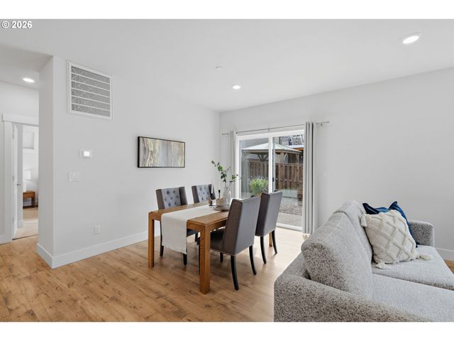 16682 Sw SUNSHINE COAST St, Portland, OR 97224