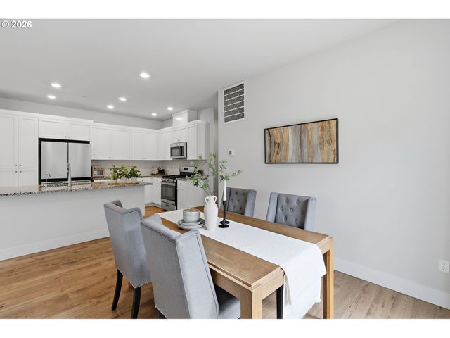 16682 Sw SUNSHINE COAST St, Portland, OR 97224